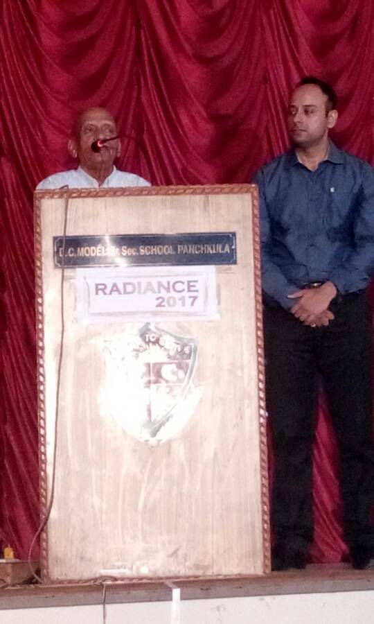 DCMPkl's tweet photo. #Radiance2017 @DCMPkl https://t.co/irO2SMkuAp