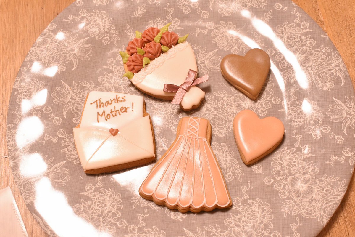 ettiy_cookie's tweet photo. 母の日レッスン、無事終わりました♪

ご参加ありがとうございました🌹✨ https://t.co/5I6CCvGem7