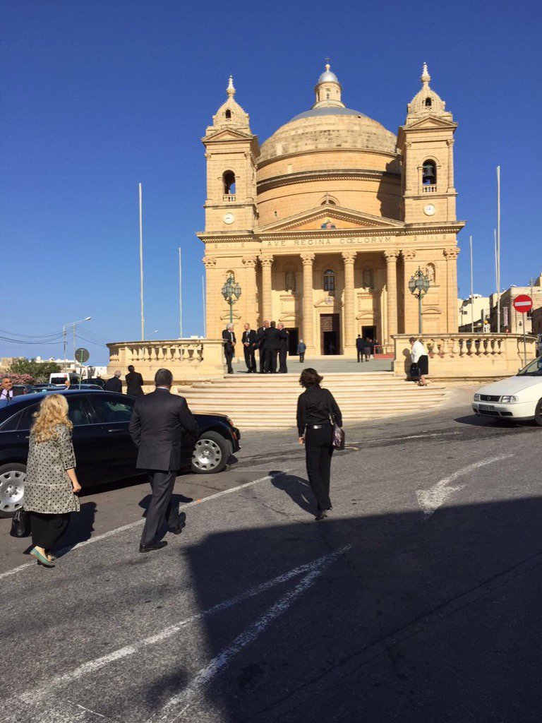 deboraDDI's tweet photo. #SalvinoBusuttil #Maggio2016 con Te ho perso storia, prospettiva,confronto e rara sensibilità #senzacuorenonc'èfuturo https://t.co/oyegqlKZow