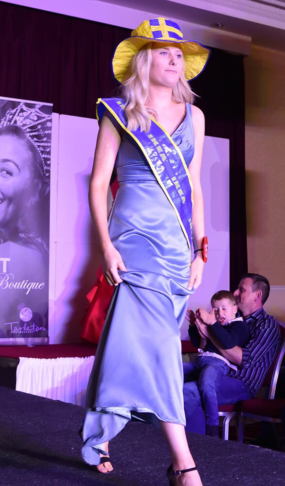 Time_makers's tweet image. Recycled Eco dress using @IKEAUK bags for #misscheshire @missenglandnews @katycase_ @parkroyal @warringtonworld @guardiangrp @ChesterChron