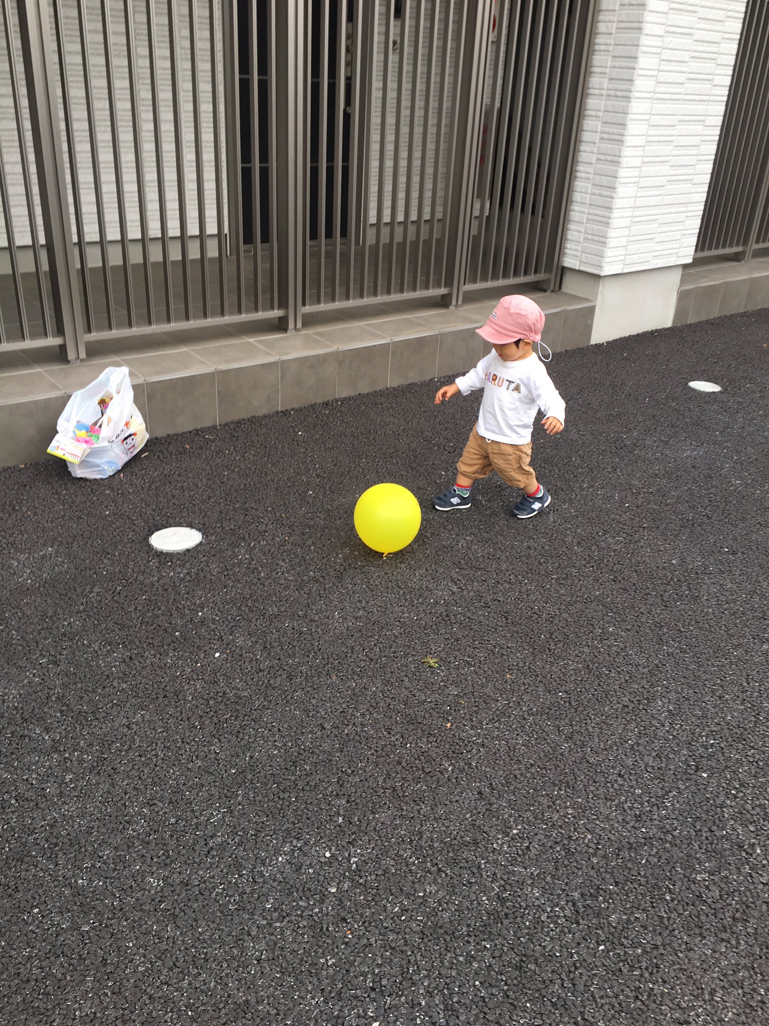 大野友子 お外で風船遊び