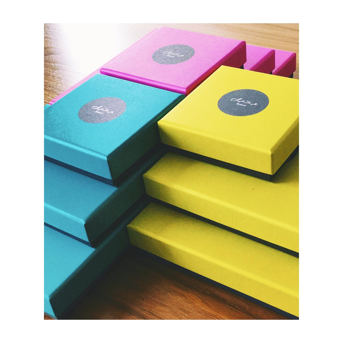 moodlamode's tweet photo. When u love something and buy all the existing colors 💁🏼💖 @bateelgourmet #moodlamode #uae #dubai #spring #springhassprung #Bateel https://t.co/ok2uwJiW5v