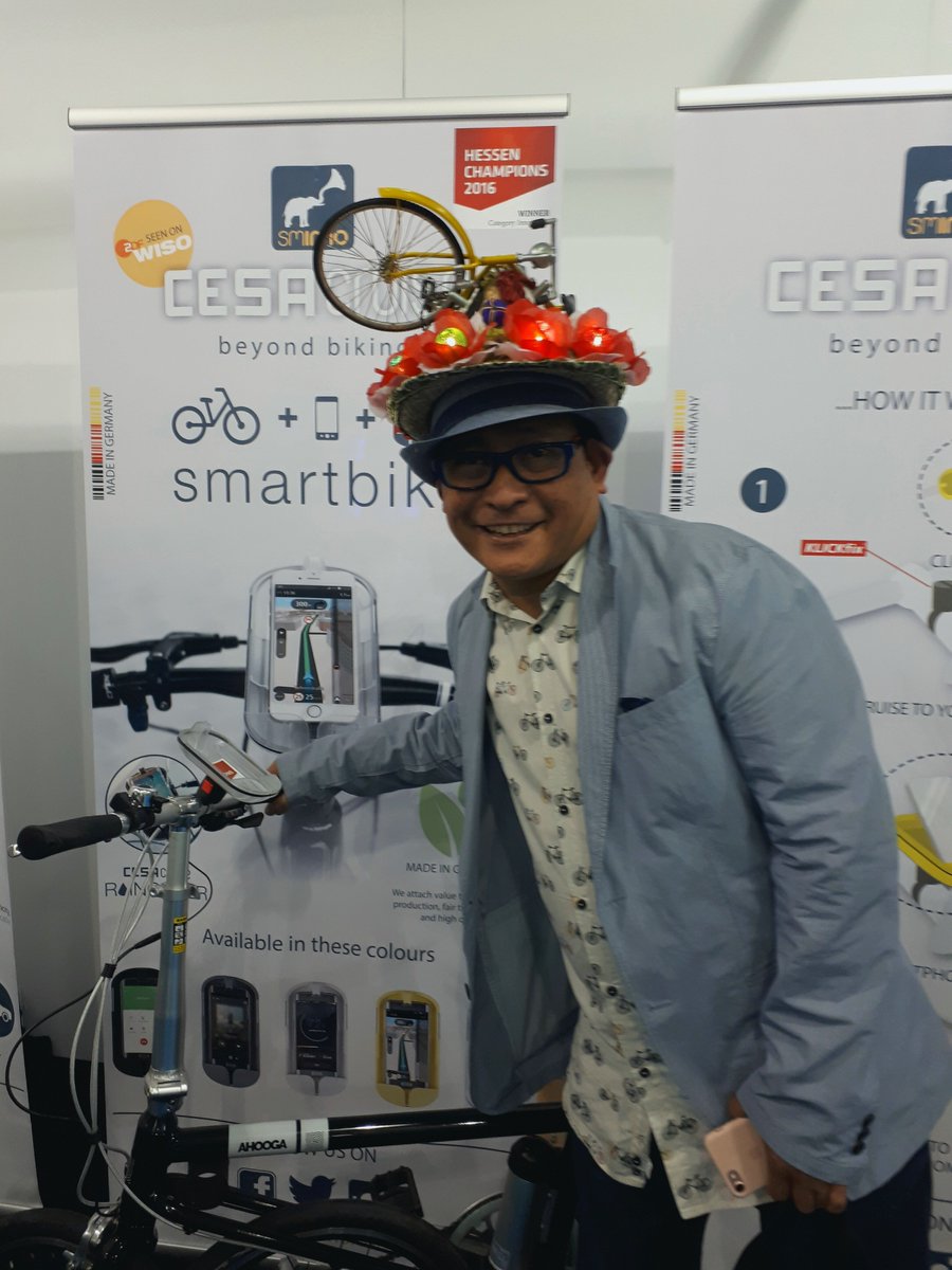 sminn0's tweet photo. Back in #Kassel. Thank you @SpinCyclingFest #London for a great show! Cheers by team #SMINNO! #SpinLDN #innovation #cesacruise #smartbike https://t.co/givqLM1KpP