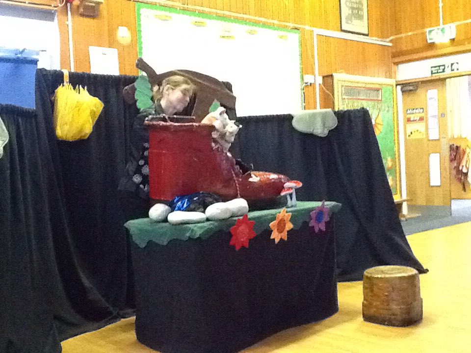 PenllergaerP's tweet photo. The scene is set. Now it's time to meet the characters.....two little mice ๐ญ๐น. Let the story begin..... #PPS1/2 #PPSLit #PPSPSD https://t.co/MiRb6UGpSD