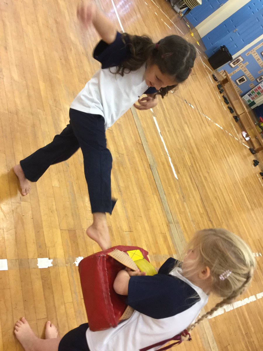 BPS_Picasso's tweet photo. A morning learning all about karate @Actiphons #karatekim https://t.co/0R1i7IStau