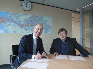 GerbenBaaij's tweet image. Gisteren sponsorcontract met Havenbedrijf Rotterdam getekend. dordrechtmarketing.nl/nieuws/persber…