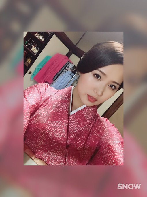 今年4度目の着物\(  ･&omega;･ )/♡  そして、キスマークつけられた( &acute;-` )笑 https://t.co/O5E3P6BO3L