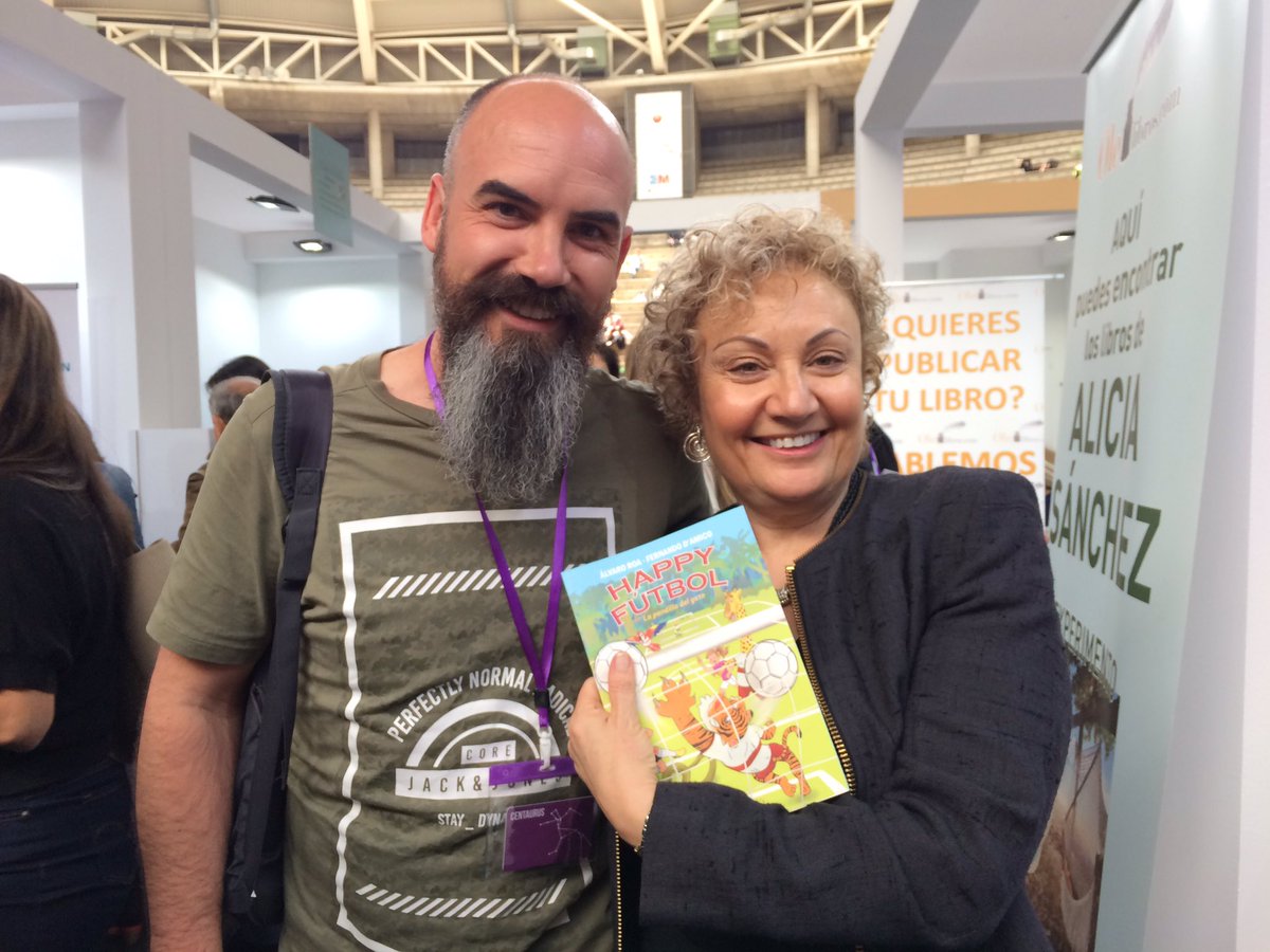 alvrov's tweet photo. Historia de una Foto con @MabelKatz y el libro @HappyFutbolBook gracias a su Seminario de #Hooponopono Madrid 2015 https://t.co/709PC4ONeA https://t.co/gJtCuQo22H