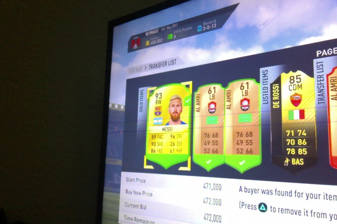 FIFALOVER1110's tweet photo. @aa9skillz @TwoSyncOfficial @MattHDGamer @EASPORTSFIFA  omggggggggggggg no flippping way im stilll gassed speechless thanks ea!!!!!! https://t.co/BhCn9egR58