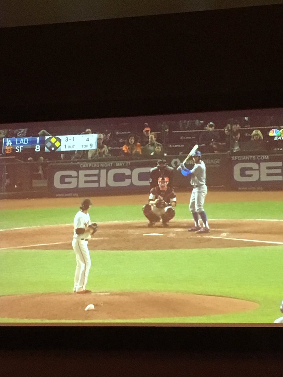 MeggieMoes's tweet photo. @DougM56 @Irishr39 how do you feel about this?!?! 🖤⚾️ https://t.co/hDtIV7cvVz