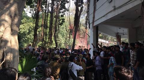 SangareddyNews's tweet photo. Ramjas College is now a new front in AISA, ABVP clash
https://t.co/jpa7dgV6md https://t.co/EmNZ8CgUiE
