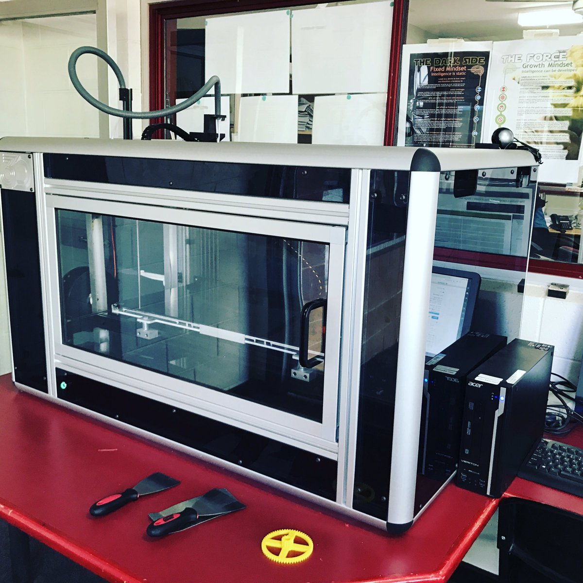 333dMedia's tweet image. Our #education #3Dprinter custom designed for #3dprinting an entire #classroom of projects at the same time! #teaching #tech #STEM #STEAM