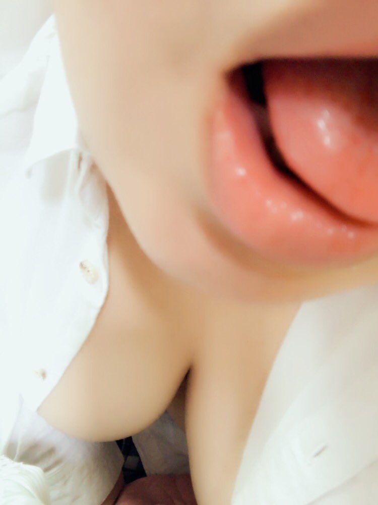 Miyu2124s2's tweet photo. 舐めさせて？ https://t.co/gXmE2utlKU