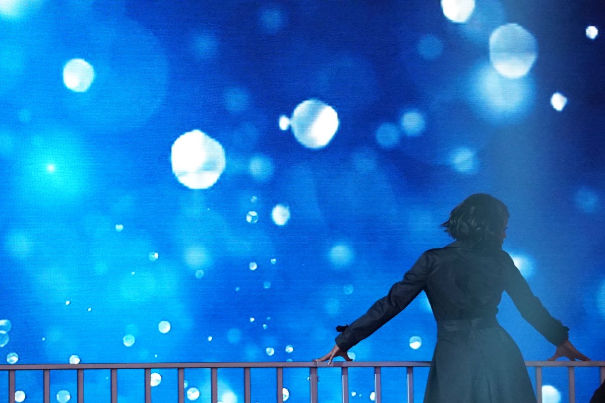 Normani's tweet photo. Im grateful to each person that has  supported me throughout this journey. I cant express the impact that youve made on my life #TeamValMani https://t.co/K9k73ywDxa