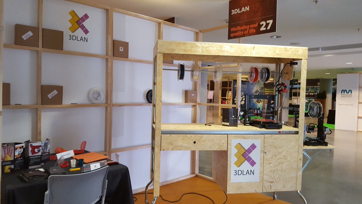 Innobasque's tweet photo. Todo preparado para que comience la gran cita de la #innovación vasca Ezin duzu galdu!! 😉😉😉 #global2017 #innoBAI https://t.co/a1tfLTBCmA