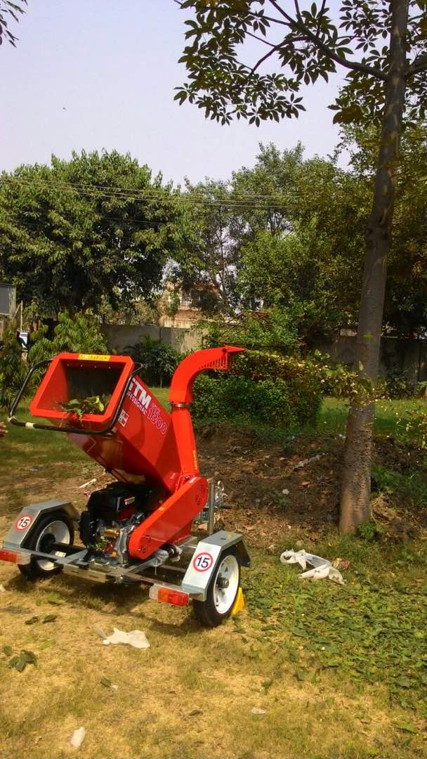 SwachhBharatGov's tweet image. SDMC took an initiative with the help of chippers to make compost from all green/horticulture waste collected from parks.
#MyCleanIndia