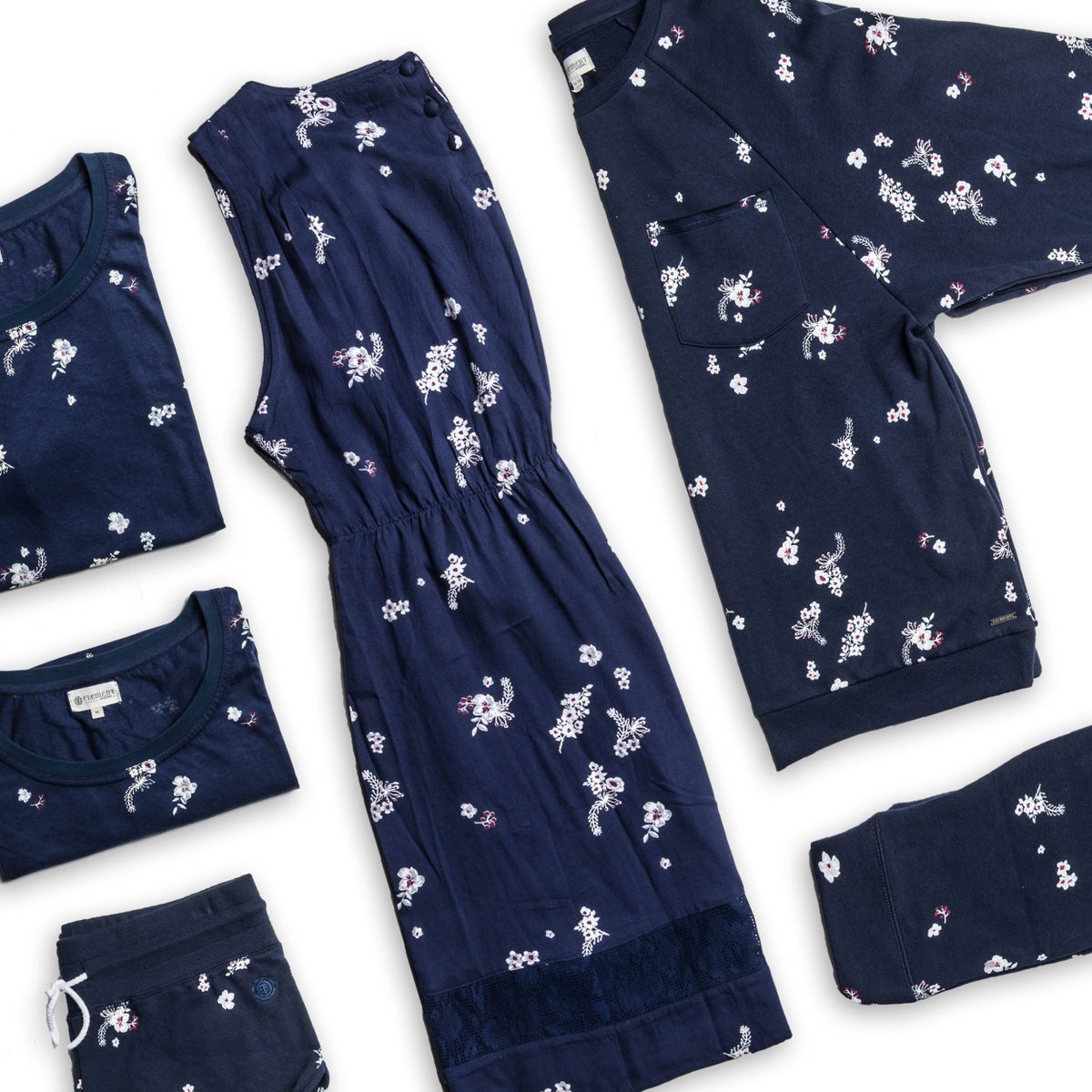 elementedeneu's tweet photo. Flowers everywhere ! You can still shop the #ElementWomens Spring 17 collection and all the navy flower pieces ! Yew ! #fashion #flowers https://t.co/whmtvHFMjt