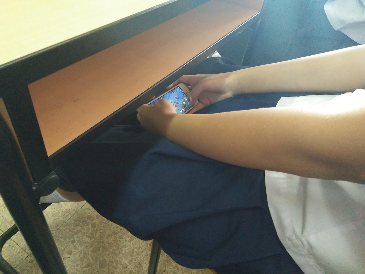 donuttstd's tweet photo. ฟังครูก่อนนะเพื่อน #rov #เปิดเทอมวันแรก https://t.co/4SNpzFlVjO