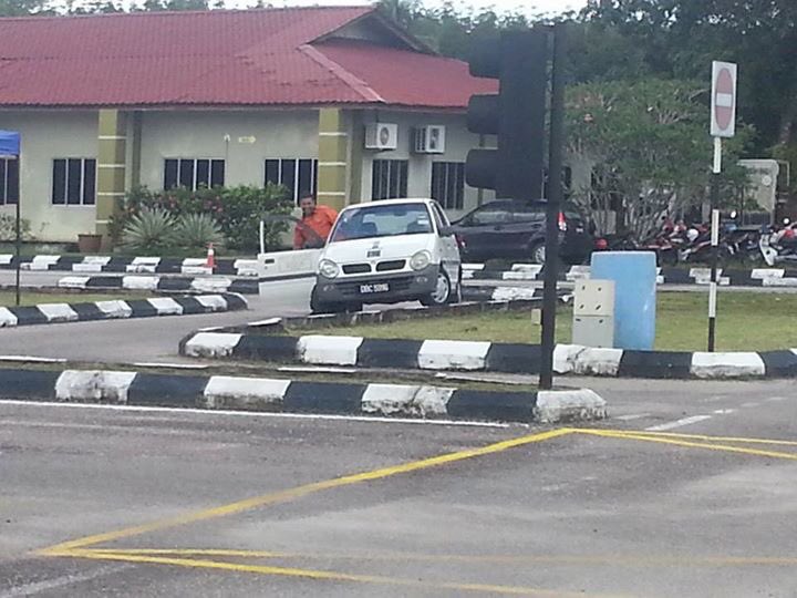 Mrhazwan_'s tweet photo. Tak lupa juga ucapan selamat hari guru kpd guru memandu. Tanpa mereka siapalah kita diatas jalan raya. https://t.co/gcWsJOLr1D