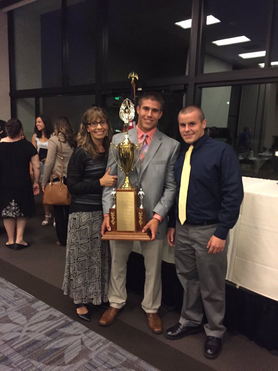 CoachRHammond's tweet photo. Best place to be a student athlete The Clovis High! Four straight years Fresno County B'nai B'rith award winner. Congrats Graham https://t.co/P5mf8taVKr