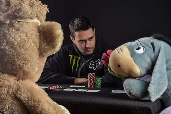 IVANGOGO25's tweet photo. Intimidando al donk de mi mesa #donkbet ♠❤♣♦ https://t.co/u0hCSOCXNe