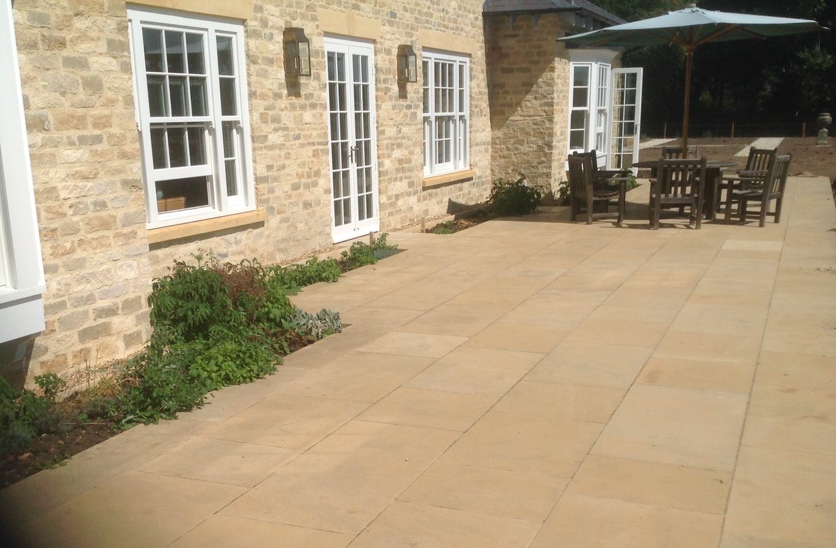 BuildscapeLtd's tweet photo. Spanish Duna Sawn Duna Paving Supplied In 600mm Widths x Set Lengths. #Paving #landscaping #Buildscape https://t.co/P9TDb8zLDA