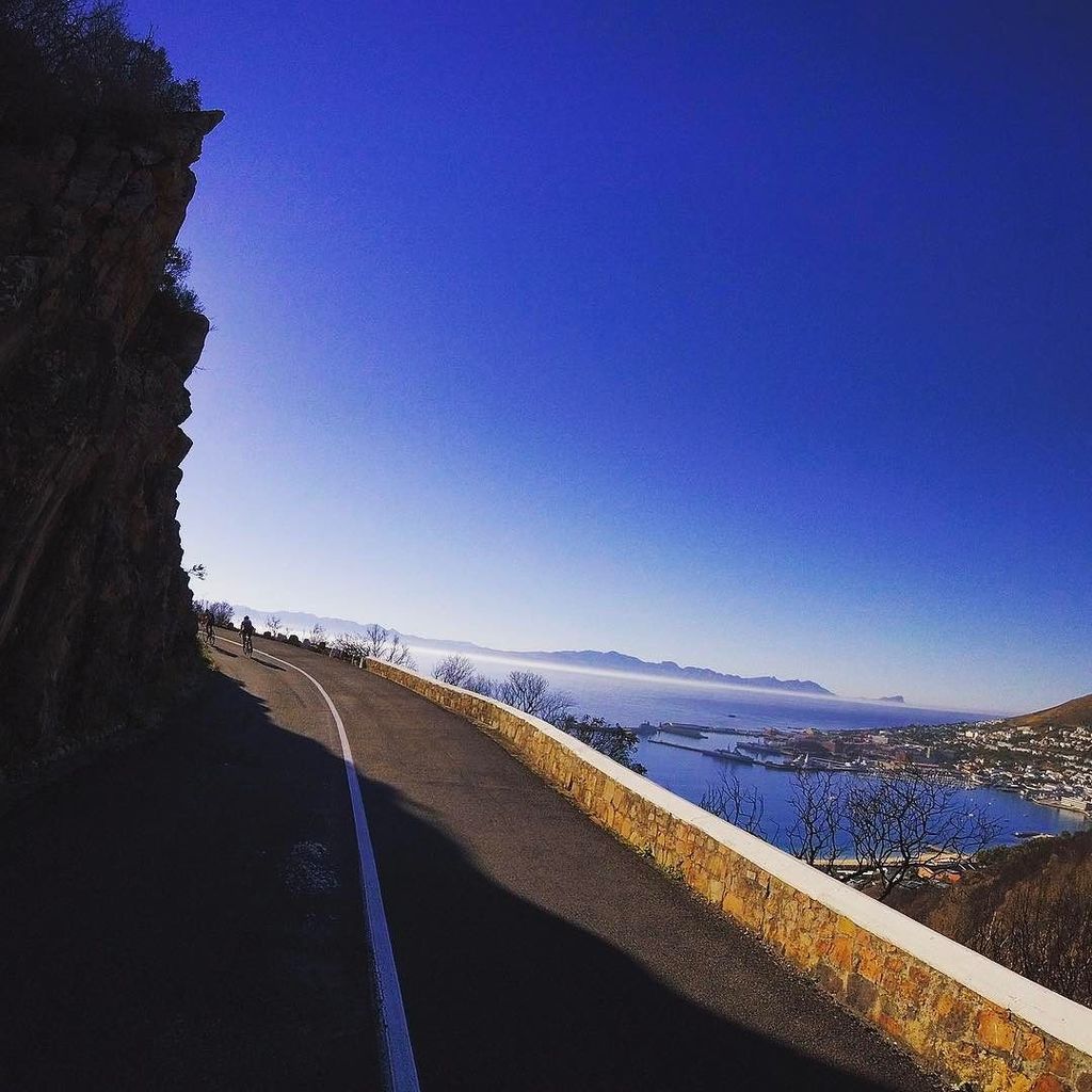 wearebikemob's tweet photo. Chasing the sun.
#BlueSkies #SwitchbackDoping #MorningRoll #wymtm #roadslikethese #rideslikethis #climbing #earny… https://t.co/GgqhuzuASr https://t.co/ca4cgHvFmp