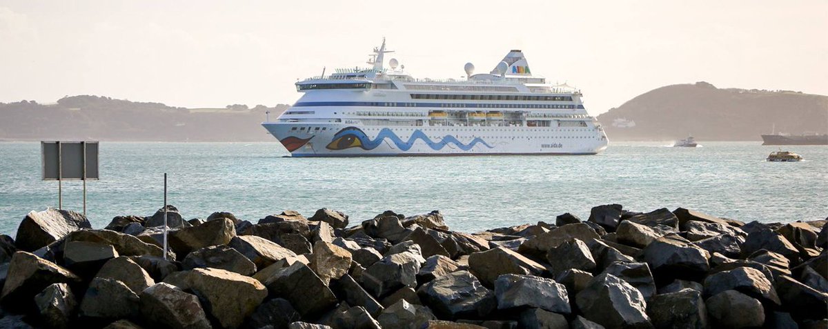 Last minute arrival from the AIDAvita today, carrying 1266 passengers. Welcome to #Guernsey - we hope you enjoy your visit! 😊