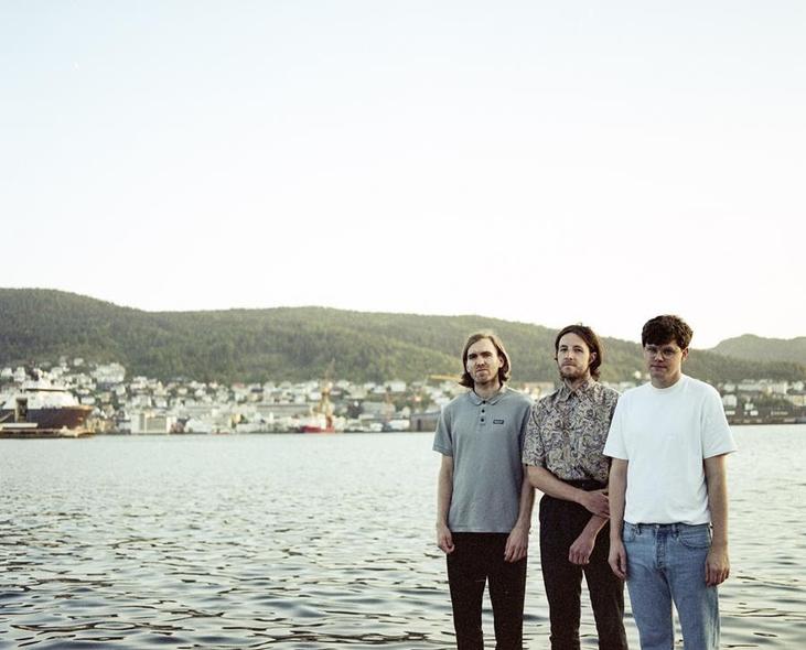 EUROPAVOX (@europavox_media) on Twitter photo "Anyone can sound like the 80s; <a href="/chainwalletband/">Chain Wallet</a> makes it sound fresh and dreamy."
Our Band of the Day - bit.ly/2pQIeQV "Anyone can sound like the 80s; <a href="/chainwalletband/">Chain Wallet</a> makes it sound fresh and dreamy."
Our Band of the Day - bit.ly/2pQIeQV