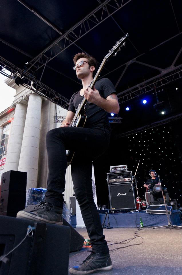 Changing_Skins's tweet photo. We can't wait to start the live shows! @changingskinsband@goldsteinrazvan @hagstrom_guitars #alternativerock #stefanmustata  #livemusic https://t.co/xup9Ug8kjl