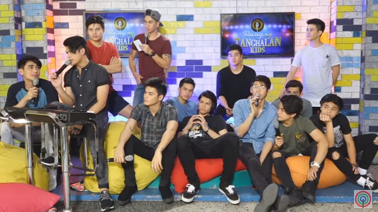 KapamilyaV's tweet photo. Showtime Online with HASHTAGS!!!!

😍😍😍

#ShowtimeMayGanap https://t.co/Jzc0ZV2AaU