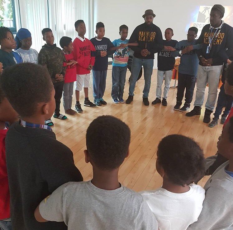 GentlemensNet's tweet image. It takes a village to raise a child! Shoutout to @Manhood_Academy for nurturing these young kings 🙏🏾❤️💪🏾 #FromBoyToManToGentleman #TGN