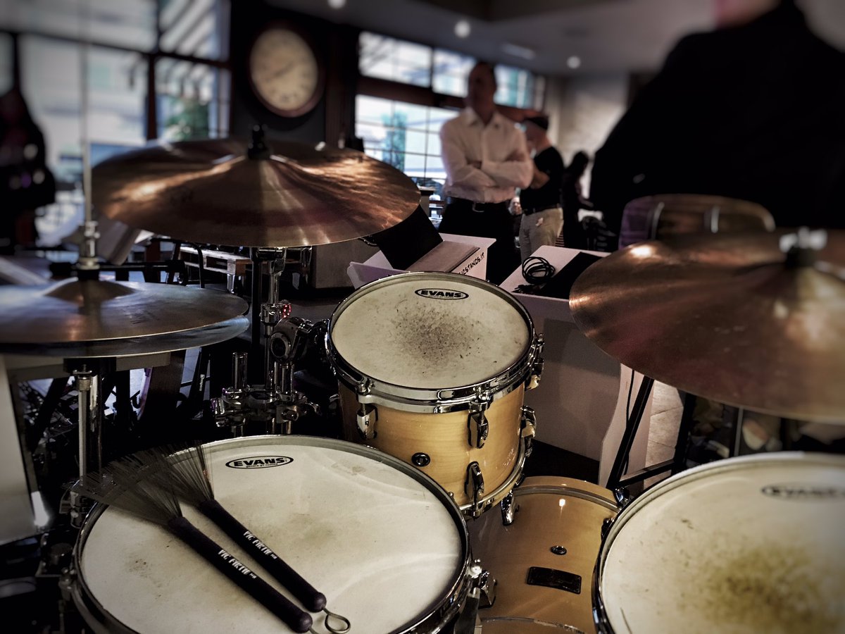 fcanturi's tweet photo. Yesterday night #thankyou @PearlDrumsEuro @SABIAN_UK @EvansDrumheads @vicfirth @BodeMusicGear https://t.co/CKwobKg8Er
