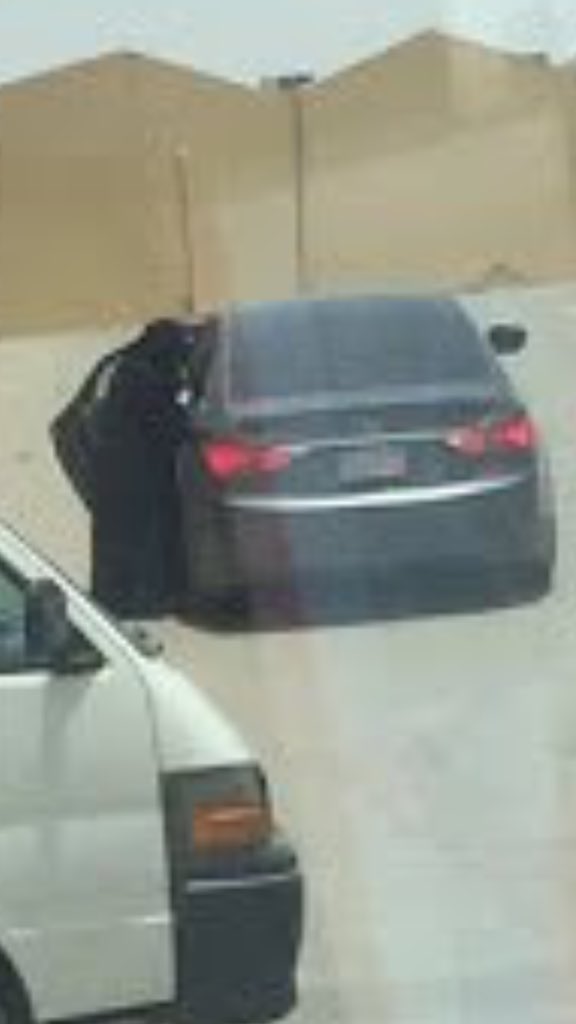 Hue73j's tweet photo. #سربوت_يبوس_طالبه_متوسط
صوره توضح ان الطالبه واقفة عند الباب الخلفي !

《"يأيها الذين امنوا اجتنبو
كثيرا من الظن إن بعض الظن إثم》 https://t.co/lMe9vkcsKI