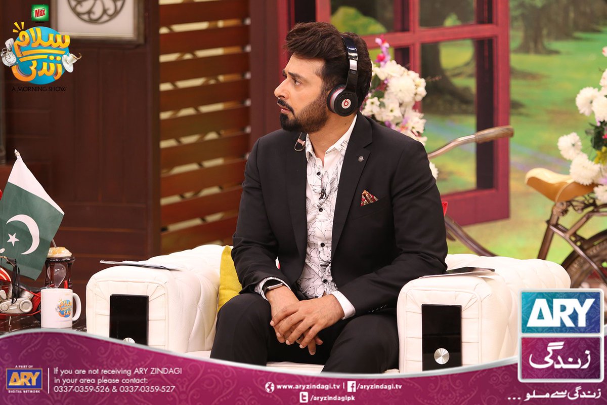 aryzindagipk's tweet photo. Which game segment of #SalamZindagi you enjoy a lot? π
#KuchKahaKiya
#JaduiBox
#ARYZindagi @faysalquraishi #AdilaKhan #ShehzeenRahat https://t.co/ZqvKVAS70G