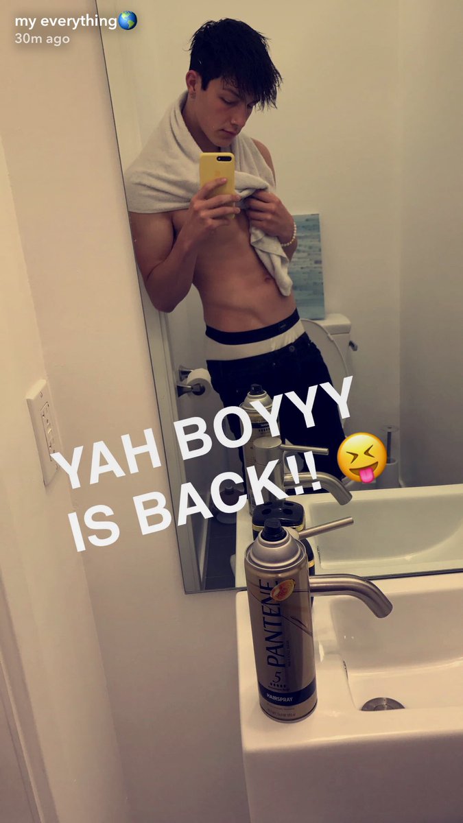 hallholder's tweet photo. @Itstaylerholder I HAVE THE HUGEST COMPLAINT SIR https://t.co/mrOoDiKRi7