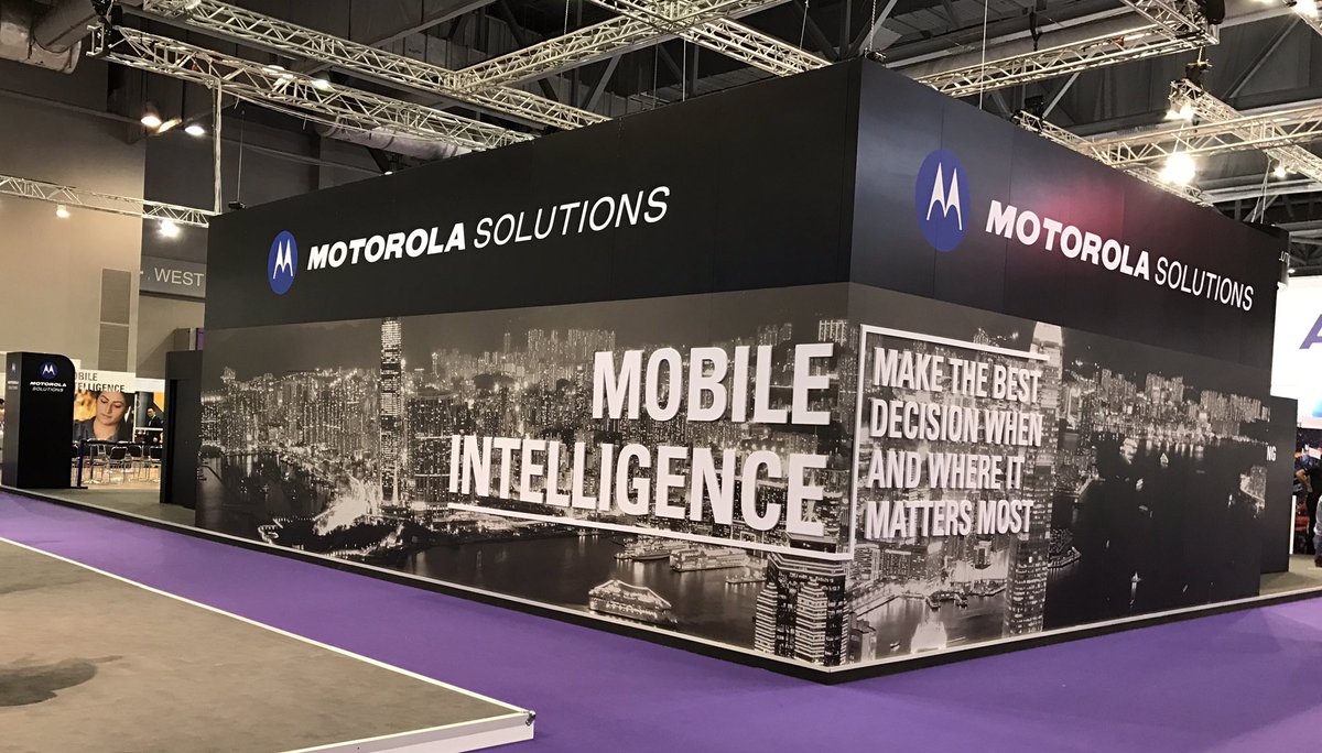 MotoSolutionsAP's tweet image. Camera crew setting up for some pictures &amp;amp; videos specially for twitter followers @CCWorld #mobileintelligence. Stay tuned for updates.