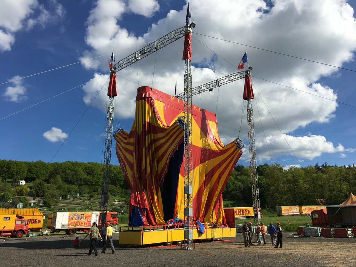 Cirque Pinder (@cirquepinder) on Twitter photo Des photos de #FrédéricEdelstein lors de notre montage hier à <a href="/saint_etienne_/">Ville Saint-Étienne</a>. Première séance ce soir à 19h30. #spectacle #sortie #enfants Des photos de #FrédéricEdelstein lors de notre montage hier à <a href="/saint_etienne_/">Ville Saint-Étienne</a>. Première séance ce soir à 19h30. #spectacle #sortie #enfants