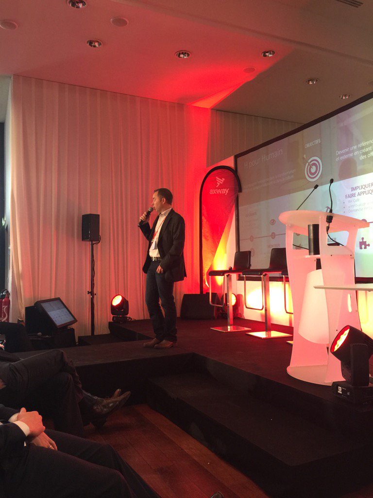 PBARBIER2's tweet photo. #axwayimagine Olivier Laborde à Axway Imagine innover ou disparaître son nouveau livre https://t.co/SLgLSgyp30