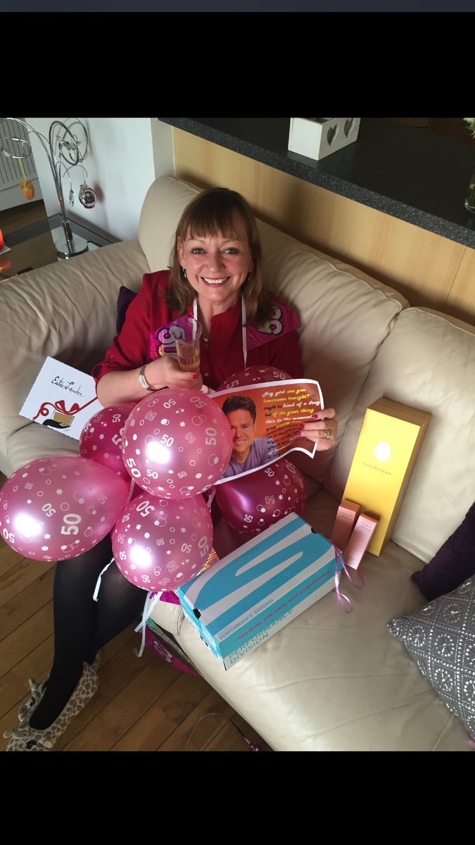 jane89098's tweet photo. @donnyosmond Got my beautiful Mum (Sandra) m&amp;g tickets to see you guys tonight for her 50th bday, she's wanted to see you since she was 10 🎁 https://t.co/7gLgRJT0GH