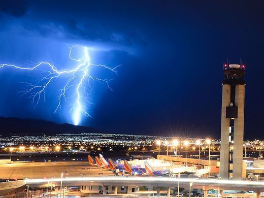 cschaeferhoff's tweet image. Ask the #Captain: Comparing the #Airbus A320 and #Boeing 737 buff.ly/2qOHQqm via @USATODAY #traveling #aviation