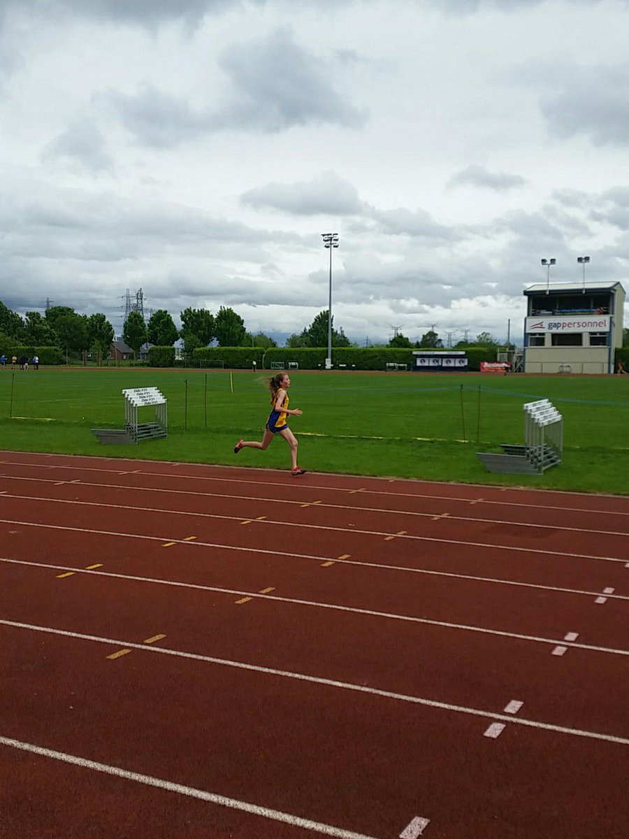 A clear 150m win for Sophie Grainger in 1500m