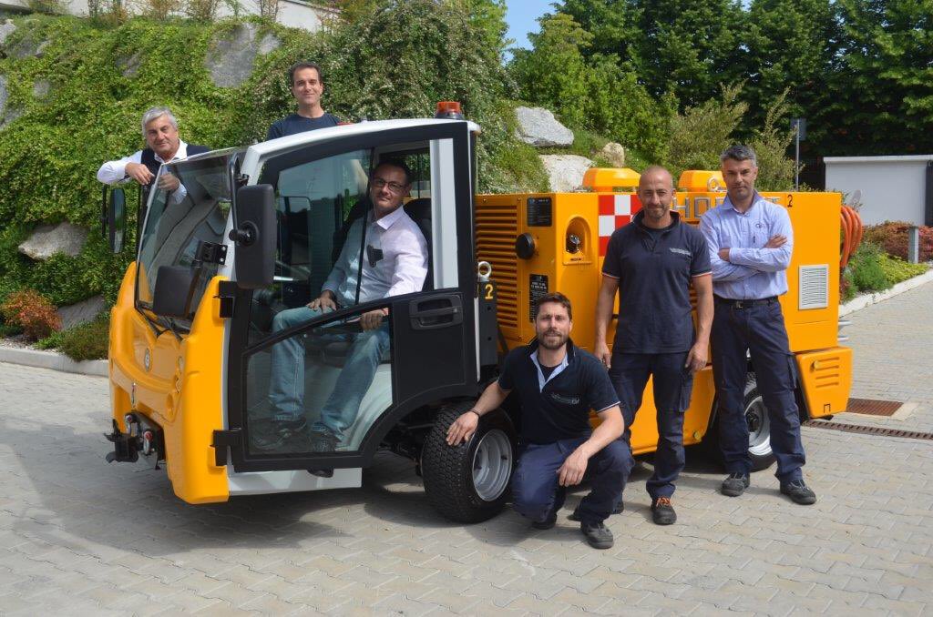 GB_Barberi's tweet image. Tow and power you #aircraft or #helicopter with our self propelled #groundpowerunit from #Hornet range.