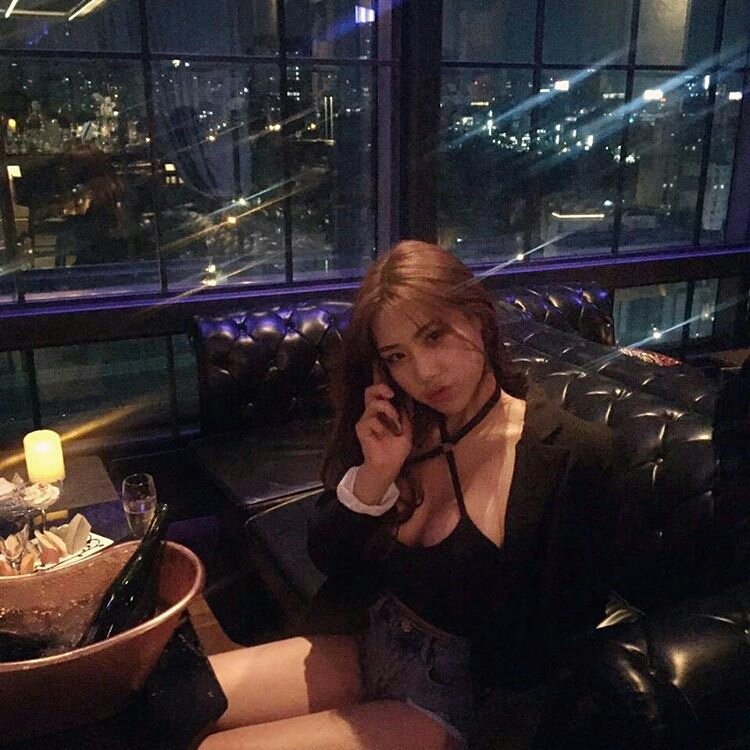 fxxkbarbie's tweet photo. haiiiii selamat malam ~ https://t.co/TrVJ1S8X3K