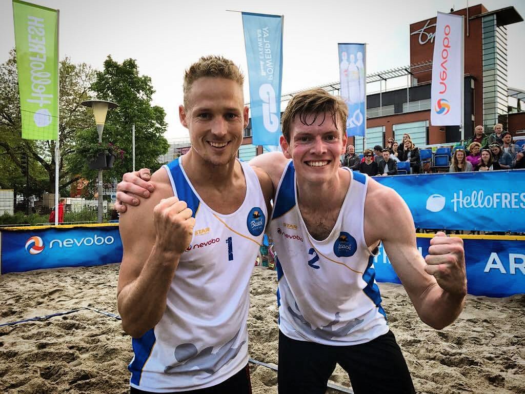 Gefeliciteerd <a href="/SvenVismans/">Sven Vismans</a> &amp; Jannes van der Ham met de #eredivisiebeach titel in Arnhem 🙌🙌🙌 #beachvolleyball