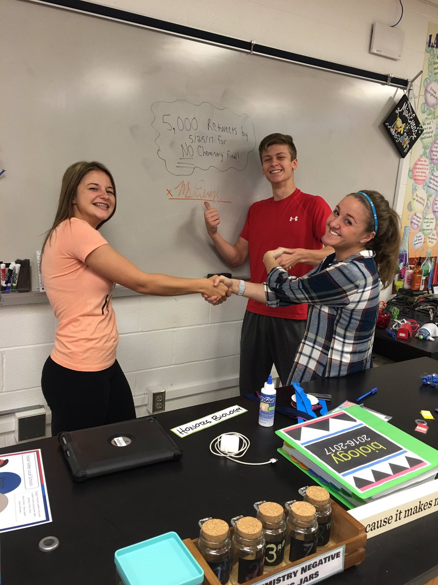 rylieann24's tweet photo. Help us out 😈😈 https://t.co/wyzVI2zNlN