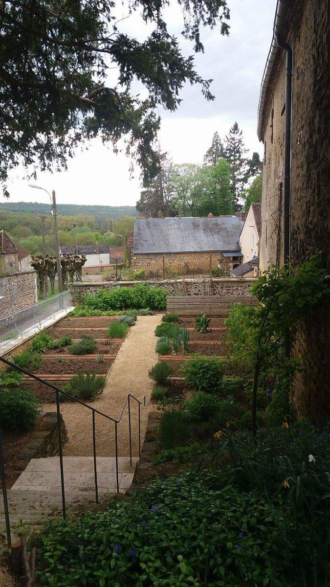 HistoCity's tweet photo. Allez donc faire un tour sur notre nouveau magazine ! L'article sur #LamaisondeColette est en ligne https://t.co/YqjN5V6JcQ
#Bourgogne https://t.co/oZzgX9yNhQ