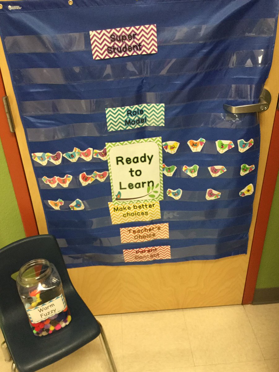 LarkinFlume's tweet photo. I use a clip system &amp; warm fuzzies. My students love counting their warm fuzzies on Friday to see if they earned treasure box. #mohler6chat https://t.co/nk0v7wOV2E
