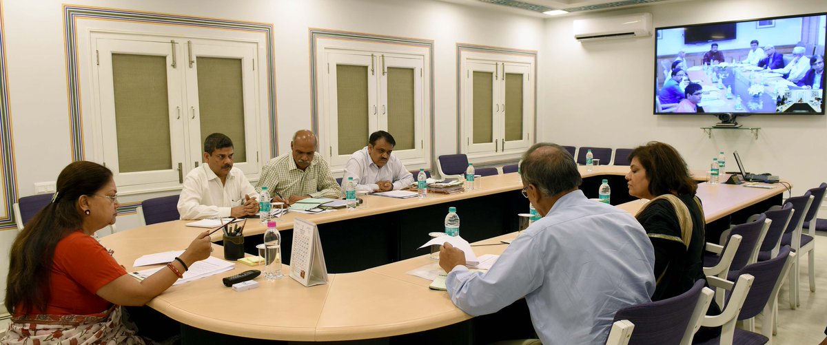 DIPRRajasthan's tweet photo. केन्द्र एवं राज्य सरकार करेंगे रिफाइनरी के क्रियान्वयन की मासिक समीक्षा
#BarmerRefinary
https://t.co/sctV8KbIuN https://t.co/NQp1cfV5al