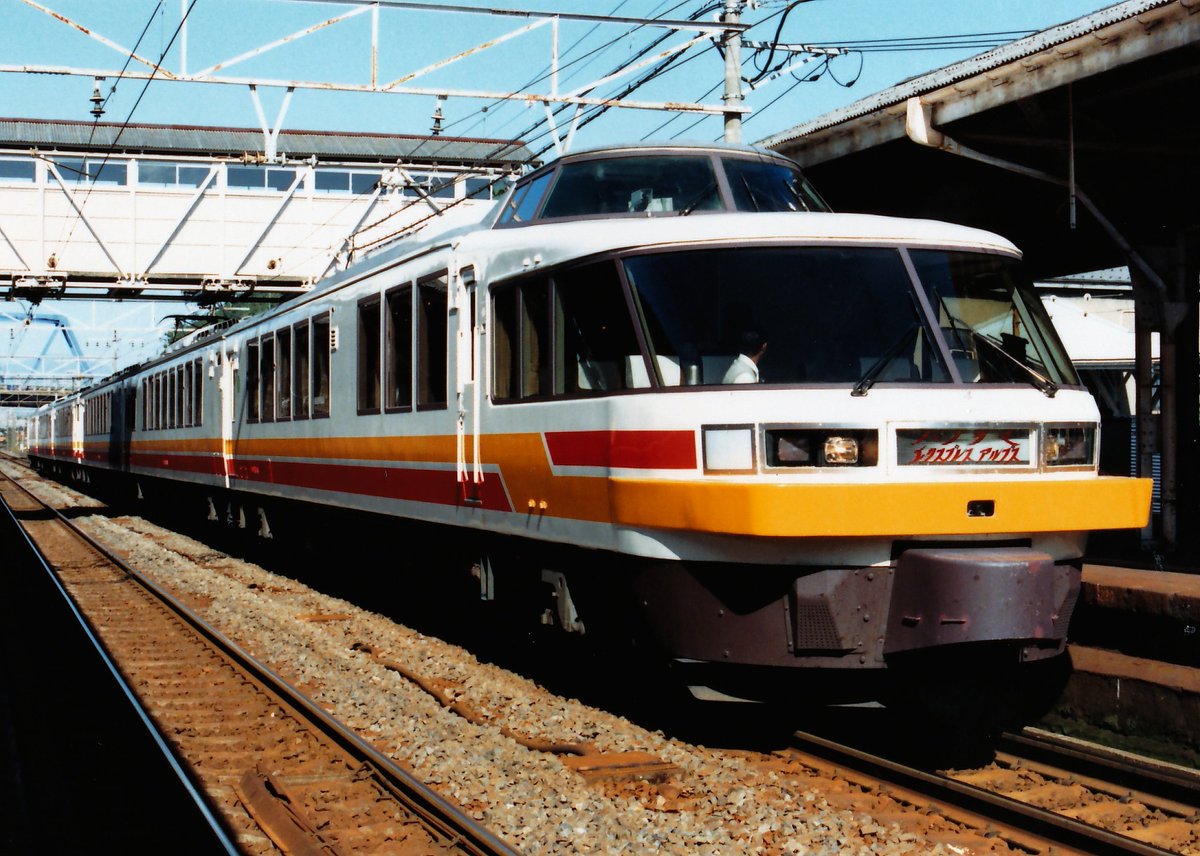 JR車両らしからぬスタイルが人気だったJR東日本165系「パノラマ